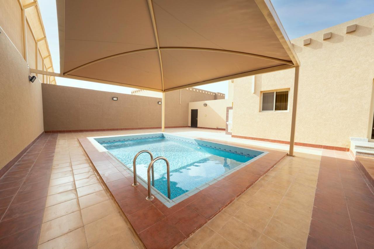 Mirada Gold Jizan - Resort & Private Pools Luaran gambar A swimming pool in Al-Shaqra, Saudi Arabia